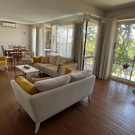 别墅 Triplex With Private Pool And Garden 博德鲁姆