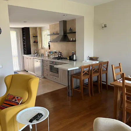 Triplex With Private Pool And Garden فيلة