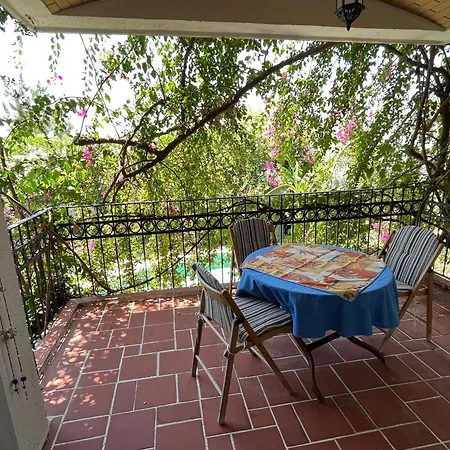 빌라 Triplex With Private Pool And Garden